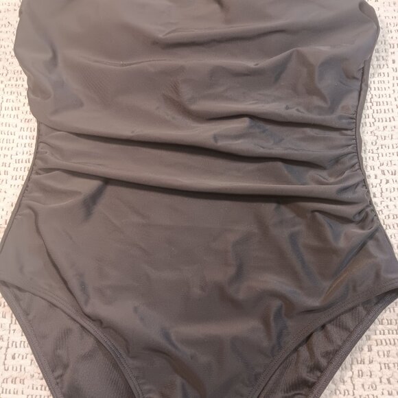 Cupshe women's black 1 shoulder 'Tummy Contouring' one piece swimsuit sz L - NWT - Picture 4 of 13